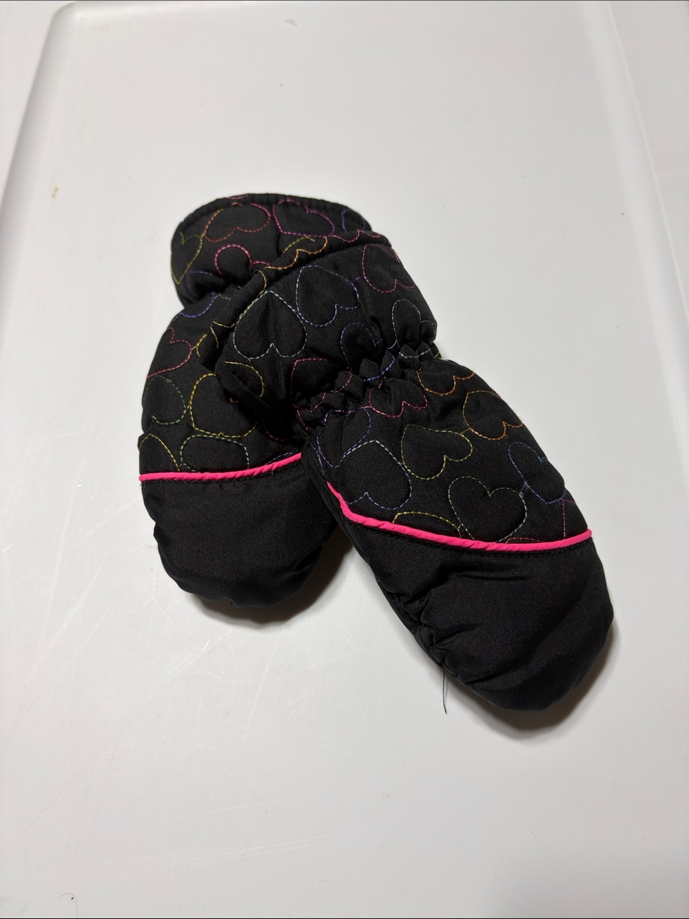 Thinsulate Girls Black Heart-Print Winter Mittens with Pink Trim